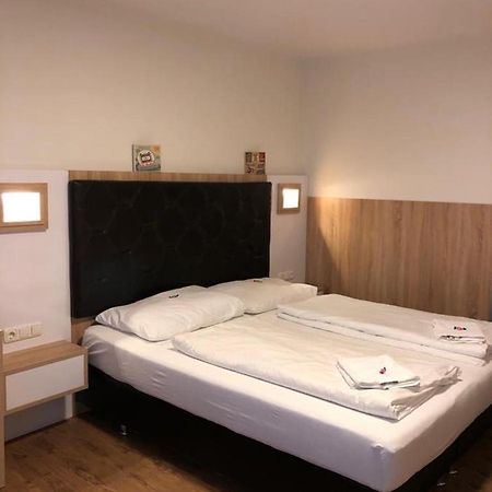 Gastehaus Penny Rooms N Hallein Eksteriør billede
