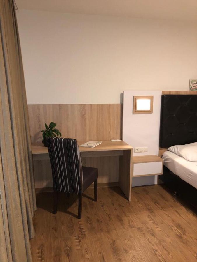 Gastehaus Penny Rooms N Hallein Eksteriør billede