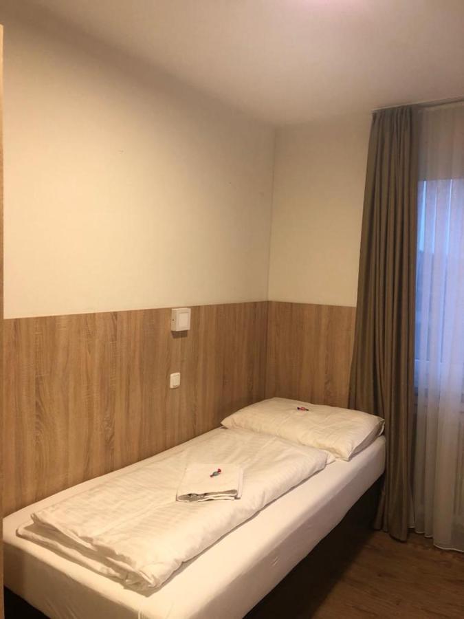 Gastehaus Penny Rooms N Hallein Eksteriør billede