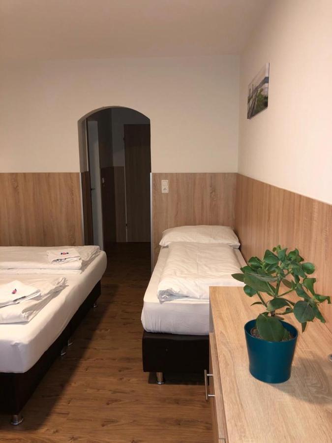 Gastehaus Penny Rooms N Hallein Eksteriør billede