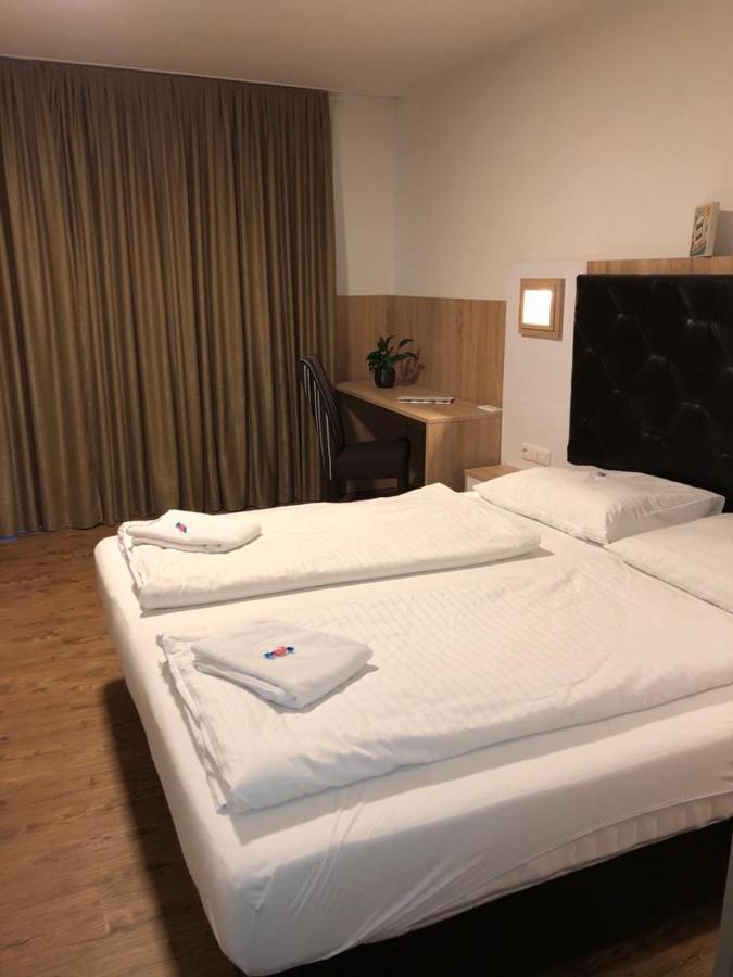 Gastehaus Penny Rooms N Hallein Eksteriør billede