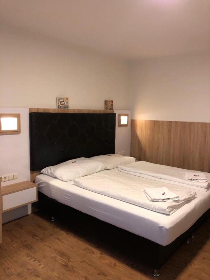 Gastehaus Penny Rooms N Hallein Eksteriør billede